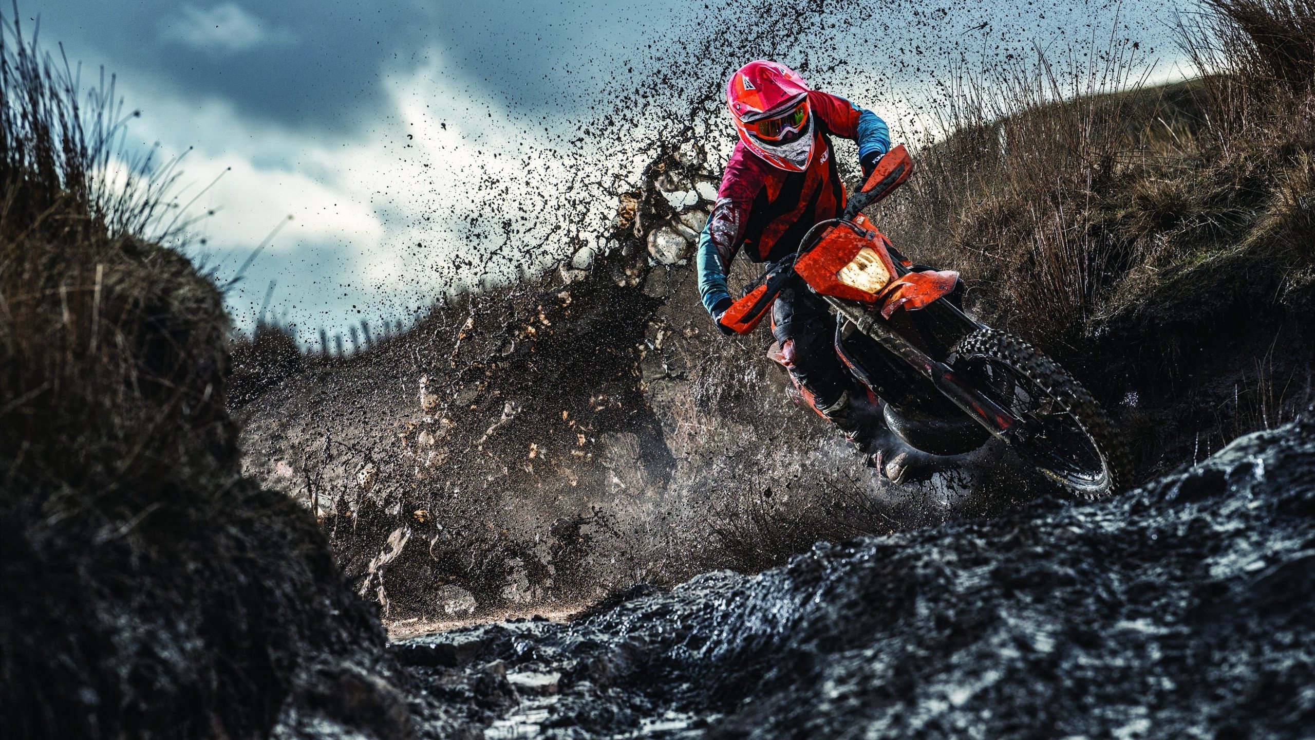 季后赛表现高于常规赛的球员名单，季后赛和常规赛